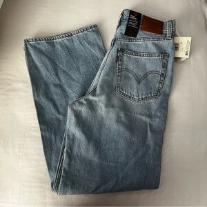 SOLD ‼️‼️‼️‼️‼️ NWT Levi’s High Loose jeans 🌎🏷️👖